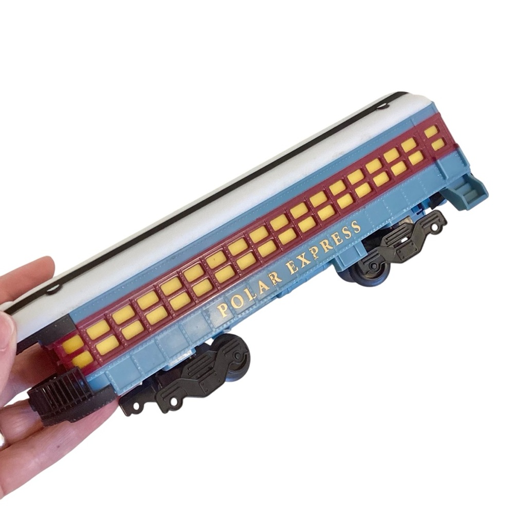The Polar Express Train Locomotive Engine & Passenger Car - Picture 10 of 16